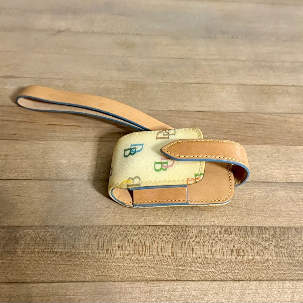 Dooney & Bourke Cream Canvas & Vachetta Leather Wristlet Phone Case - Picture 3 of 6